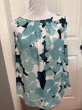 Worthington Teal White Navy Floral Sleeveless Blouse
